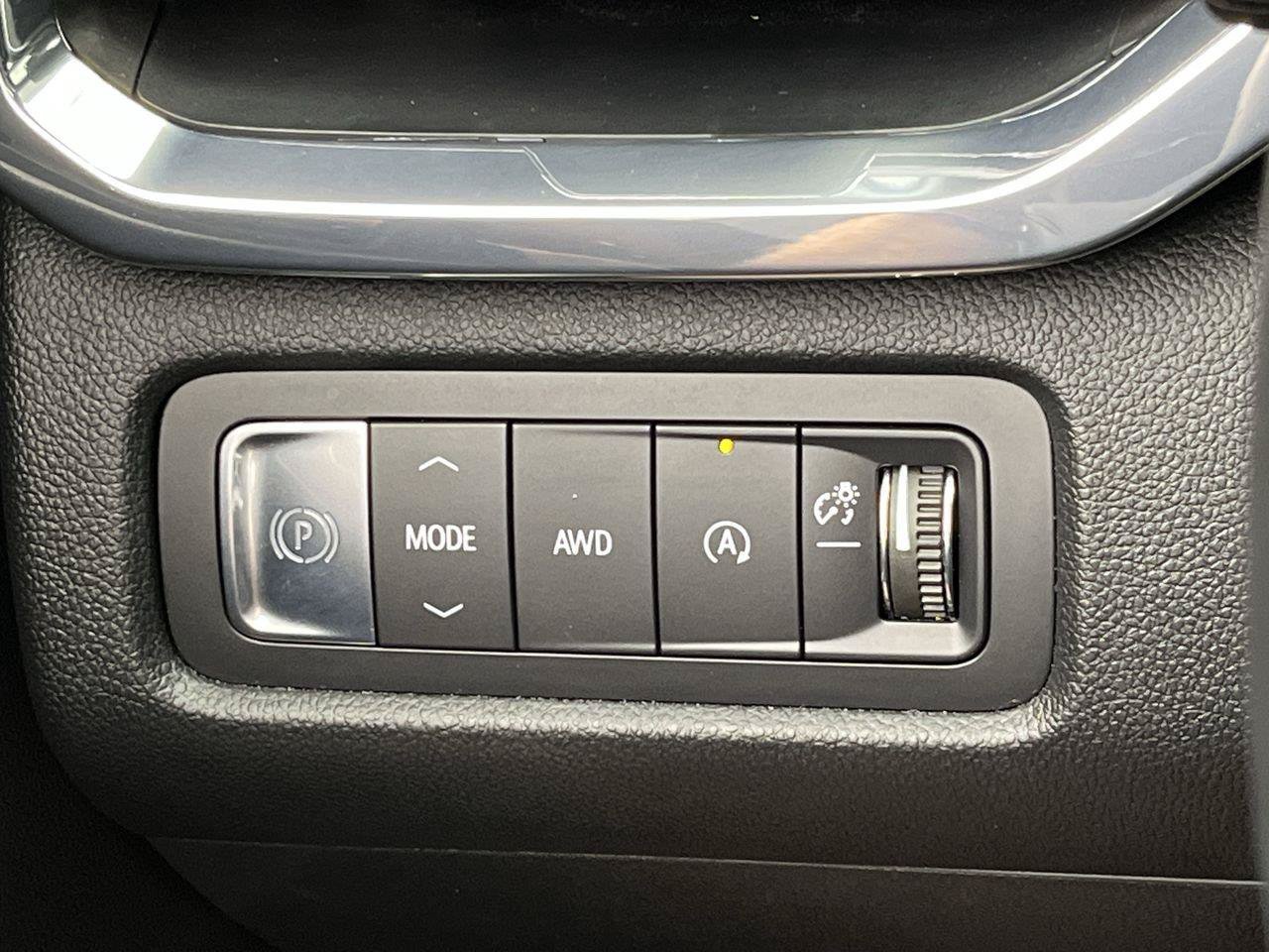 Used 2026 GMC Acadia Elevation w/ Elevation Premium Package AWD/4WD image 18