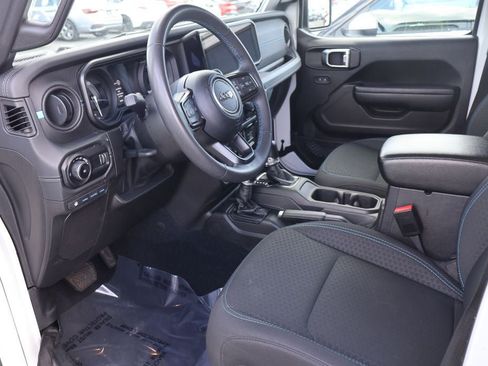 Used 2024 Jeep Wrangler Unlimited Rubicon 4xe AWD/4WD image 5