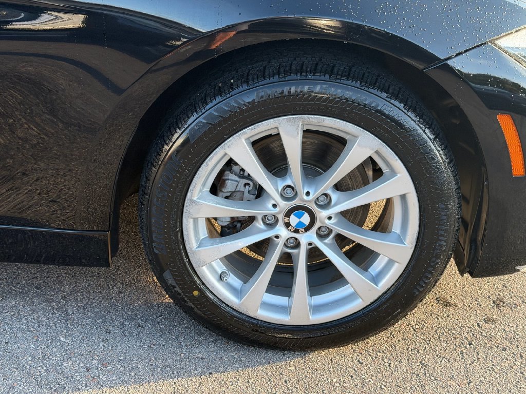 Used 2018 BMW 320i Sedan RWD image 9