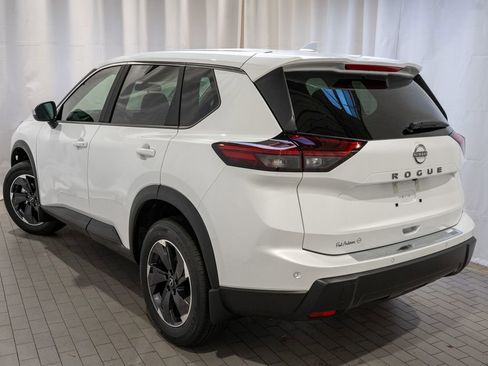 New 2026 Nissan Rogue SV image 4