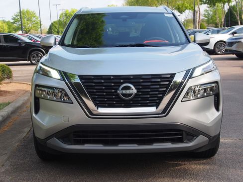 Used 2023 Nissan Rogue SV w/ SV Premium B Package image 2