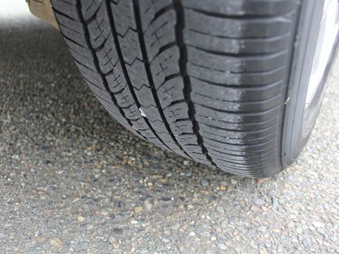 Used 2016 Ford Edge Titanium w/ Technology Package image 29