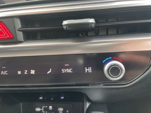 Used 2024 Kia Sorento X-Line EX image 27