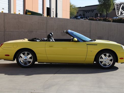 Used 2004 Ford Thunderbird image 34
