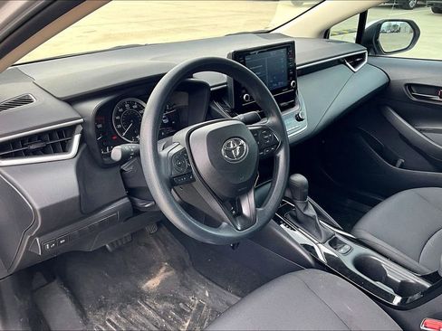 Used 2022 Toyota Corolla LE image 16