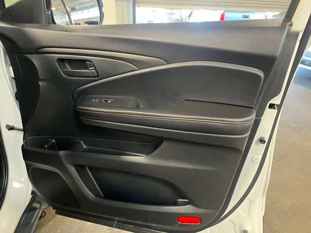 Used 2025 Honda Passport TrailSport image 12