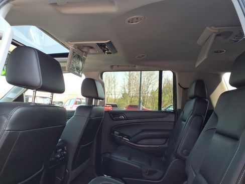 Used 2018 GMC Yukon XL SLT w/ Premium Edition AWD/4WD image 11