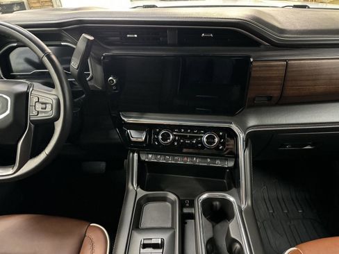 Used 2024 GMC Sierra 3500 Denali Ultimate image 18