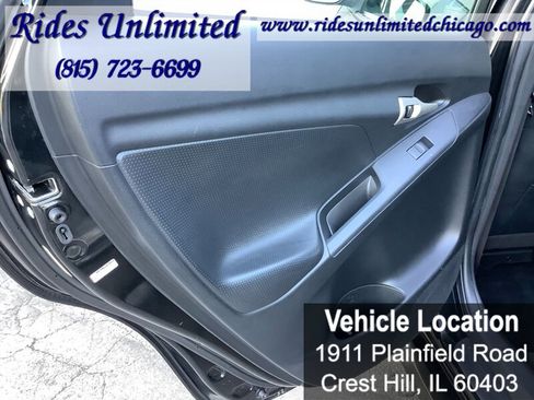 Used 2009 Pontiac Vibe GT FWD image 20