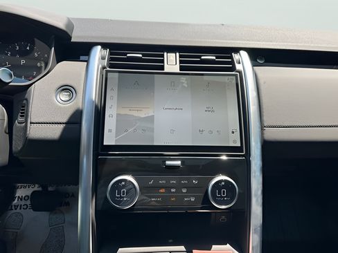 Certified 2025 Land Rover Discovery S AWD/4WD image 25