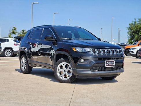 New 2025 Jeep Compass Latitude image 7