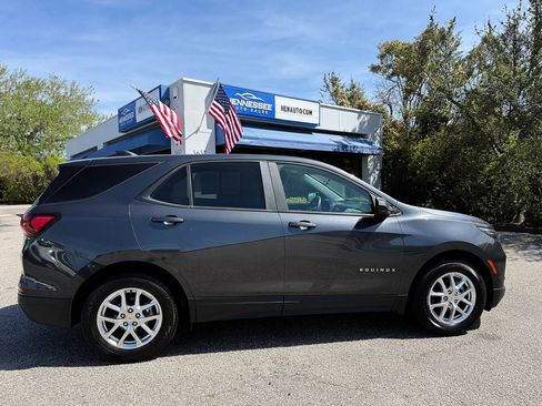 Used 2022 Chevrolet Equinox LS image 26