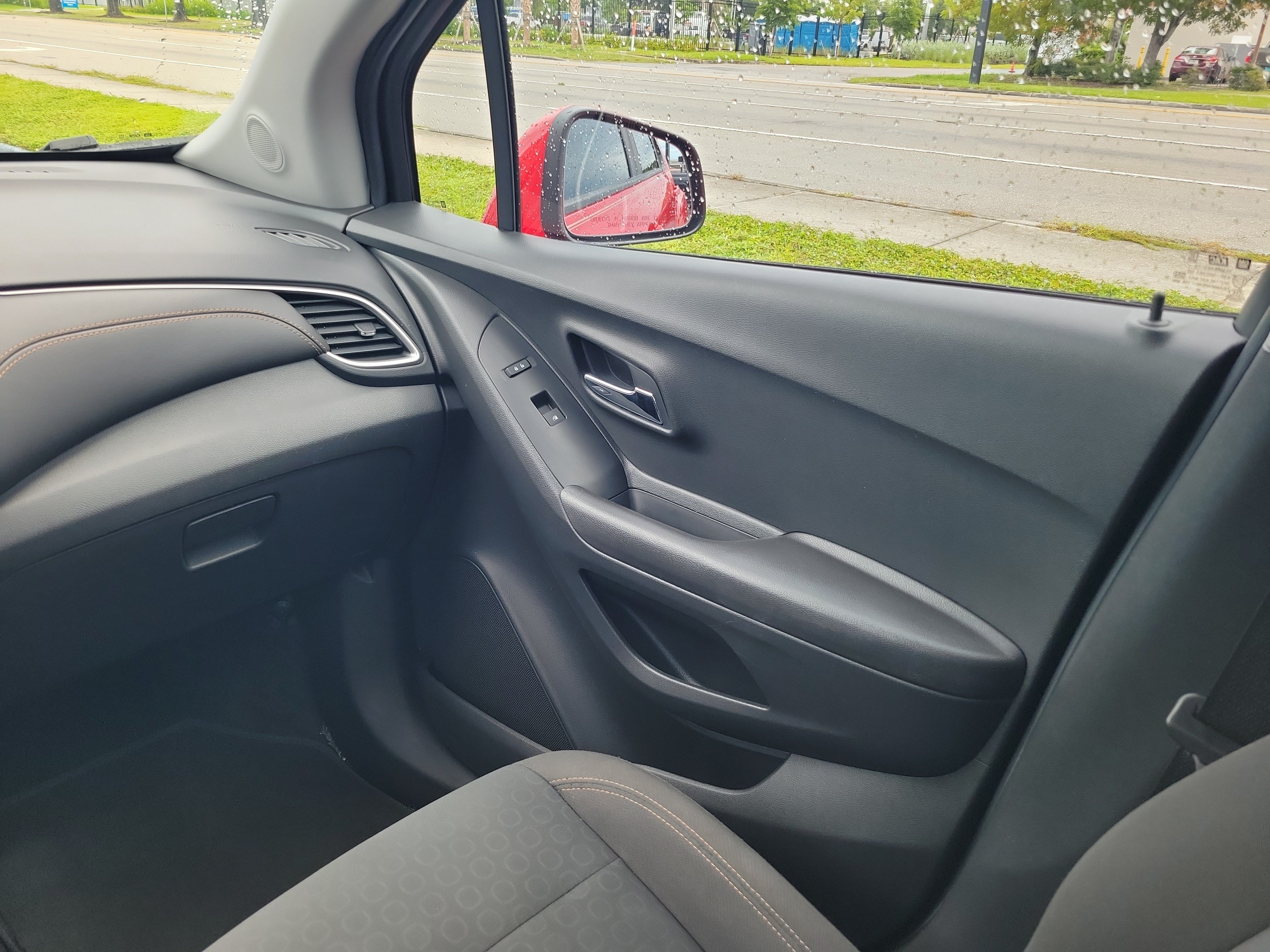 Used 2020 Chevrolet Trax LS w/ Tint and Cruise Package FWD image 12