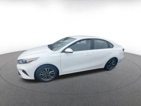 Used 2024 Kia Forte LXS image 6