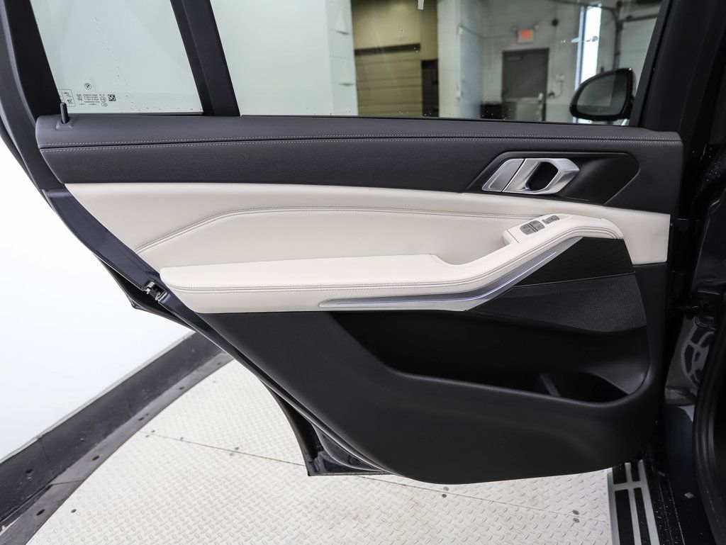 Used 2022 BMW X7 xDrive40i w/ Premium Package AWD/4WD image 20