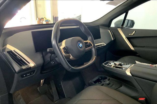 Used 2024 BMW iX xDrive50 AWD/4WD image 7