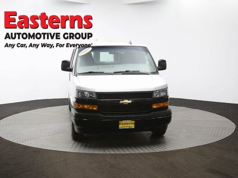 Used 2018 Chevrolet Express 2500 w/ Enhanced Convenience Package image 46