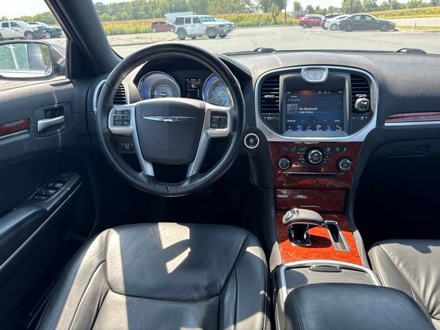 Used 2014 Chrysler 300 RWD image 6