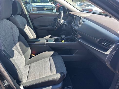 Used 2021 Nissan Rogue S FWD image 19