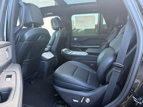New 2027 Lincoln Navigator Reserve w/ Jet Appearance Package AWD/4WD image 6