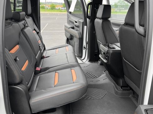 Used 2024 GMC Sierra 1500 AT4 w/ Technology Package image 19