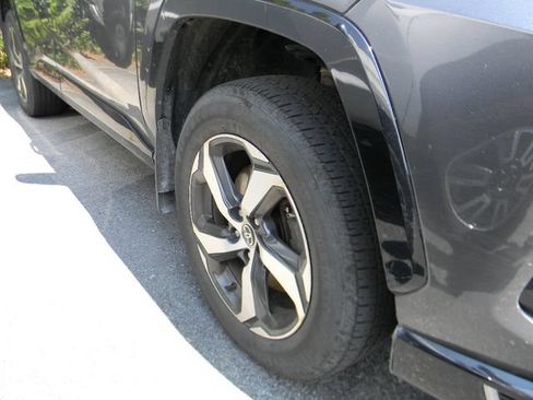Used 2021 Toyota RAV4 SE w/ Weather & Moonroof Package AWD/4WD image 7