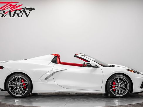 Used 2024 Chevrolet Corvette Stingray w/ Stealth Interior Trim Package image 6