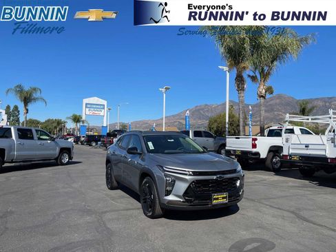 Used 2025 Chevrolet Trax ACTIV FWD image 1