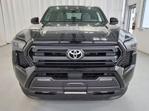 Used 2025 Toyota Tacoma SR5 RWD image 3