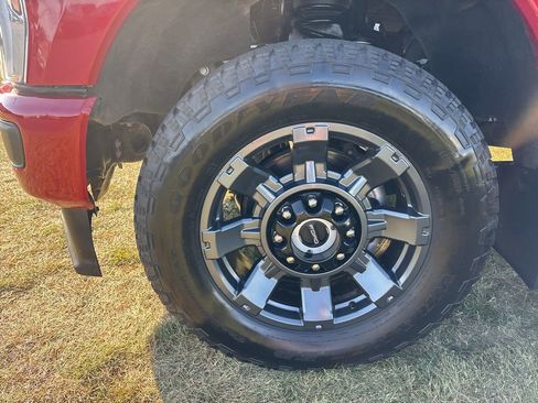 Used 2024 Ford F250 Lariat w/ Sport Appearance Package image 9