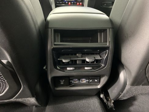 Used 2022 Jeep Grand Cherokee Limited 4xe w/ Luxury Tech Group II AWD/4WD image 33
