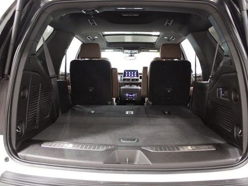 Used 2021 Chevrolet Tahoe High Country w/ Premium Package image 15