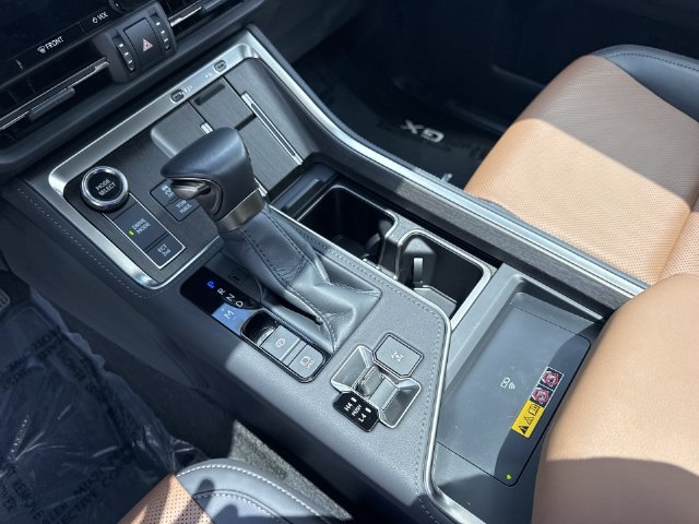 Certified 2025 Lexus GX 550 w/ Cold Area Package AWD/4WD image 21