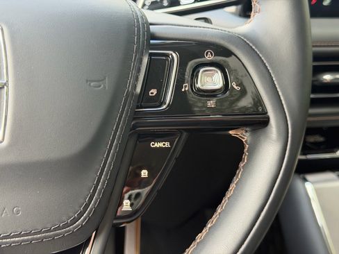 New 2026 Lincoln Aviator AWD image 30