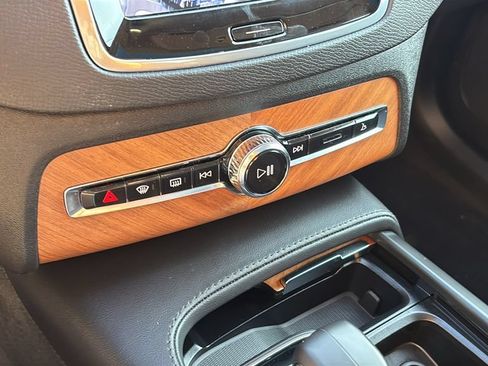 Certified 2024 Volvo XC90 B5 Plus w/ Protection Package AWD/4WD image 20