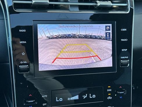 Used 2022 Hyundai Santa Cruz SEL Premium image 3