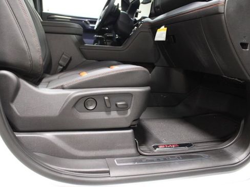 New 2026 GMC Sierra 1500 AT4 w/ Technology Package AWD/4WD image 28