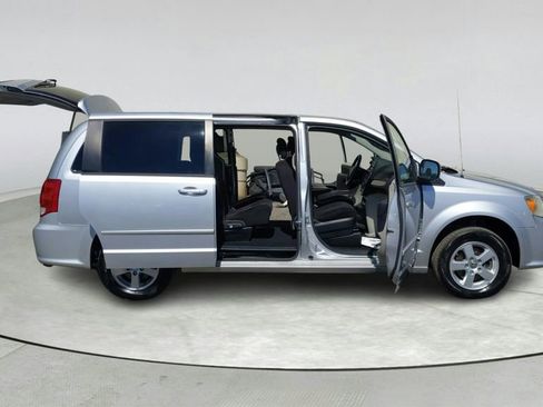 Used 2011 Dodge Grand Caravan Mainstreet w/ PWR Convenience Group FWD image 14