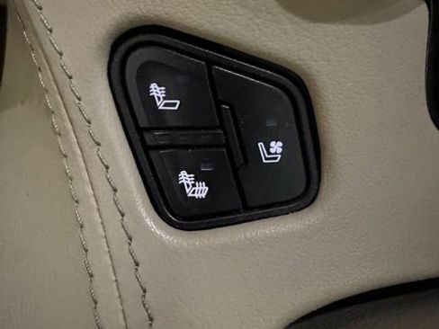 Used 2019 GMC Yukon XL Denali w/ Denali Ultimate Package image 20