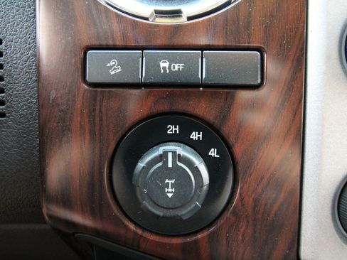 Used 2014 Ford F350 Lariat w/ Lariat Ultimate Package image 35