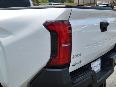 Used 2024 Toyota Tacoma SR AWD/4WD image 11
