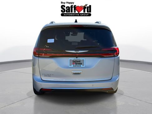 New 2026 Chrysler Pacifica Pinnacle FWD image 12