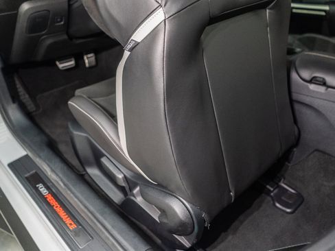 Used 2022 Ford Mustang Shelby GT500 w/ Carbon Fiber Track Pack image 24