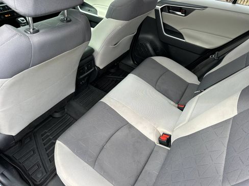 Used 2019 Toyota RAV4 XLE w/ Convenience Package AWD/4WD image 11