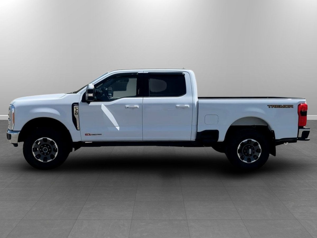 Used 2023 Ford F350 Lariat w/ Tremor Off-Road Package AWD/4WD image 4