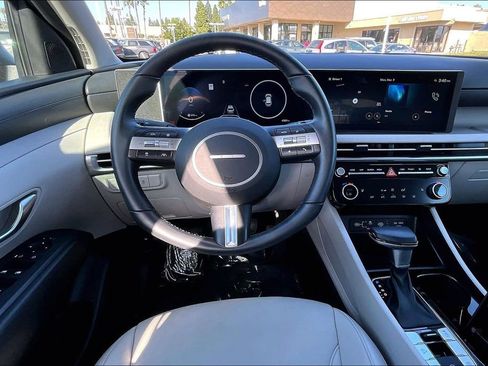 Certified 2025 Hyundai Tucson SEL image 7