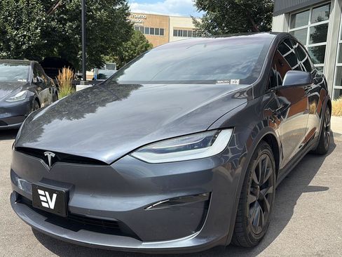 Used 2022 Tesla Model X AWD/4WD image 4