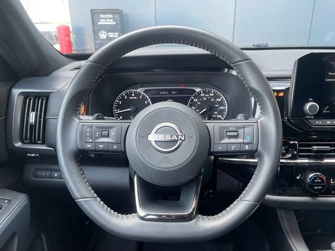 Used 2025 Nissan Pathfinder Rock Creek AWD/4WD image 13