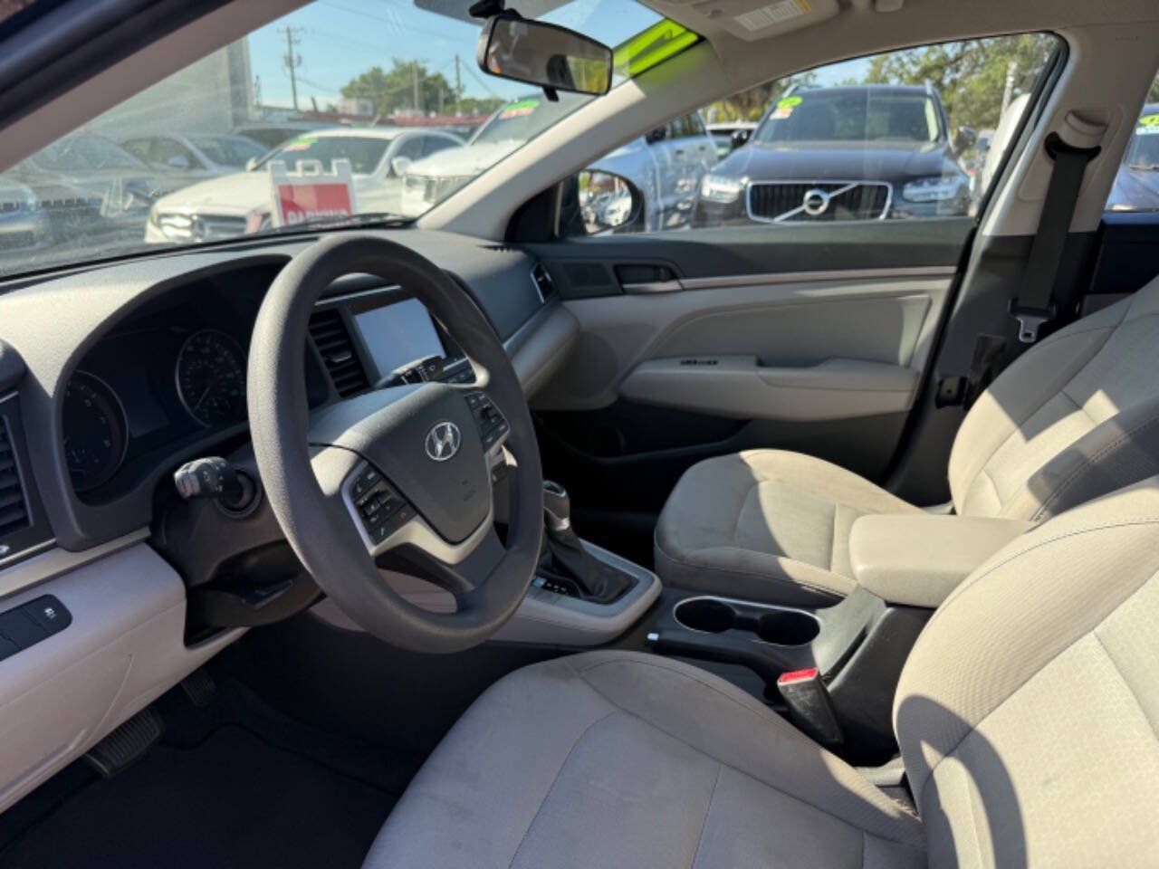 Used 2017 Hyundai Elantra SE FWD image 19