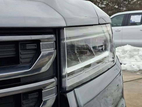 Used 2023 GMC Acadia AT4 w/ Technology Package image 9